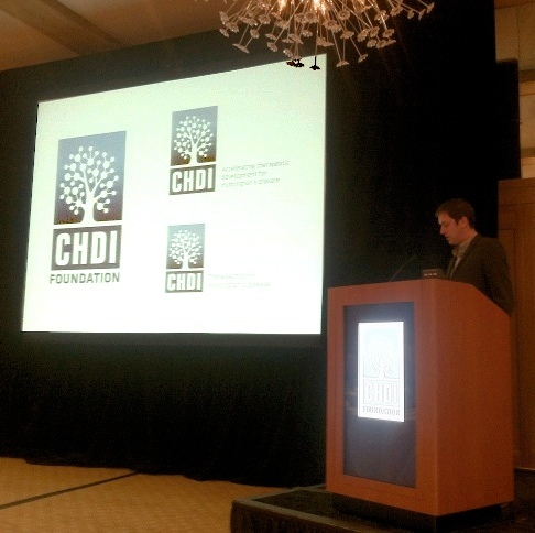 Simon Noble onthult het nieuwe CHDI logo  
